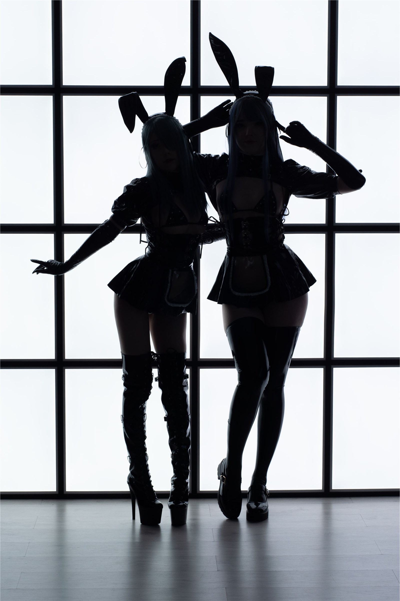 CandyBall 14. Latex Bunny Twins(7)